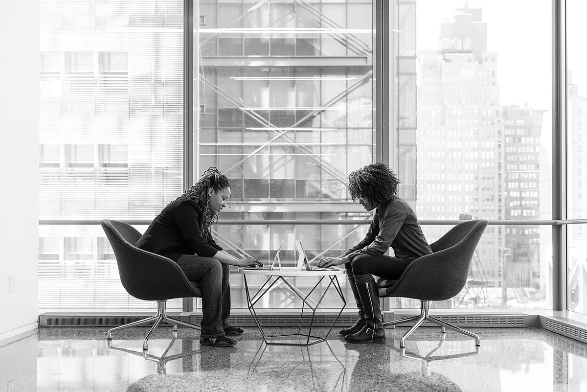 Travail en binôme sur les études